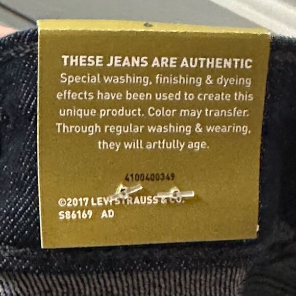 NWTs Levi Straus Mid Rise Jean Shorts Size 6 - Picture 8 of 8